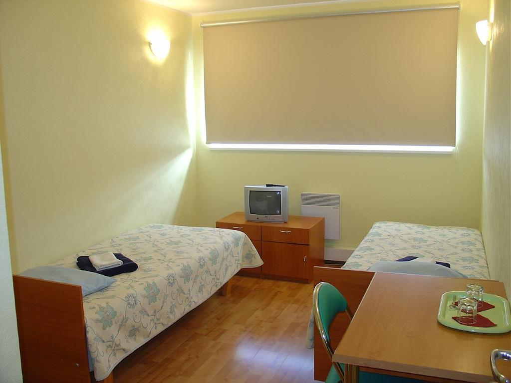 Kuressaare Airport Guest House Quarto foto